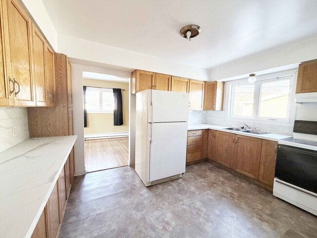 Building Photo - 2 Thorburn Rd