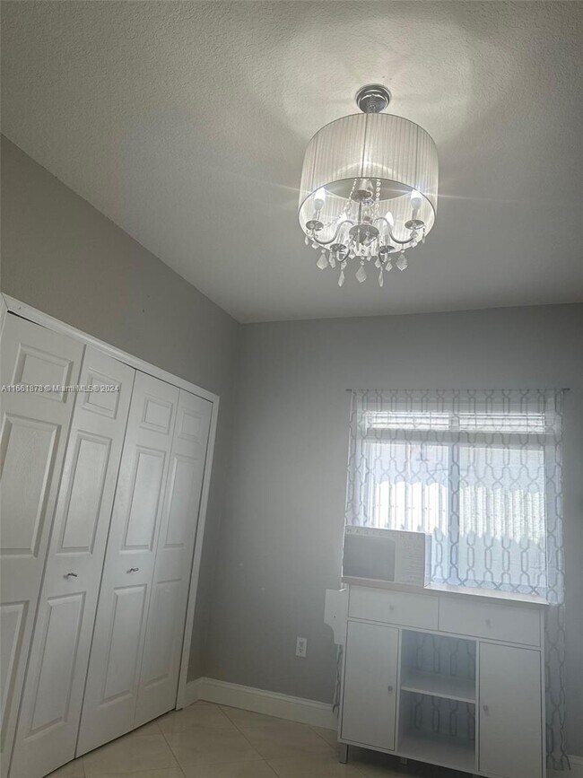 Foto del edificio - 19880 NW 78th Ave