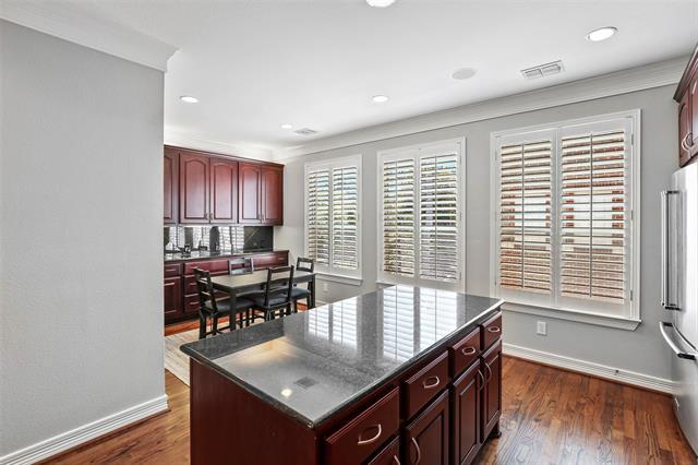 Foto del edificio - 3453 Howell St