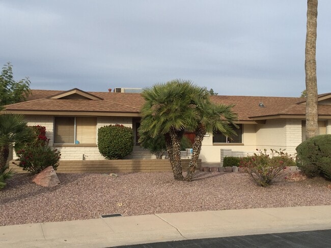 Building Photo - 610 E Malibu Dr