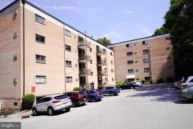 Building Photo - 400 Glendale Rd
