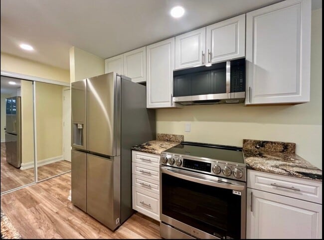 Photo - 2375 S Linden Ct Apartment
