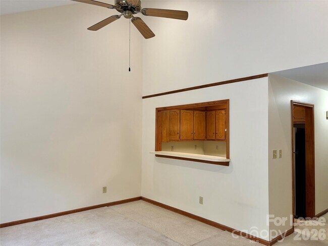 Foto del edificio - 153 Hillcrest Dr