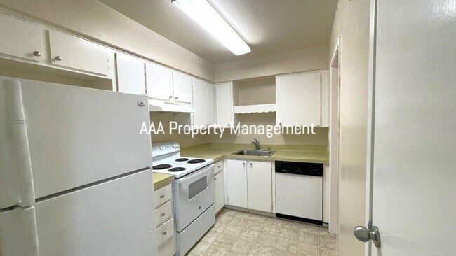 Foto del edificio - Concord  2 bedroom 1 bath townhome close t...