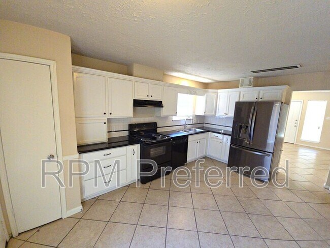 Foto del edificio - 4718 Reynaldo Dr