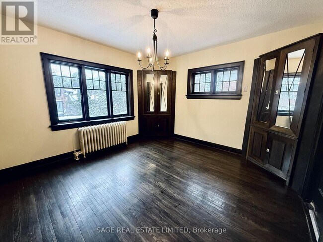 Photo du bâtiment - 315 Lonsdale Rd