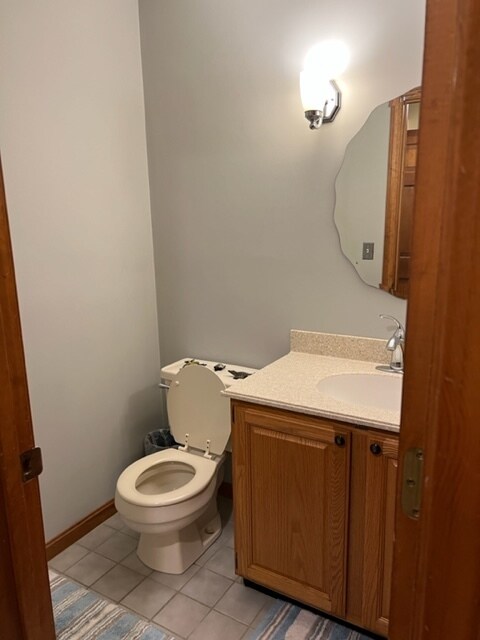 Half bathroom - 128 Parker St