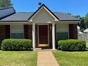 Building Photo - 456 High Point Ln