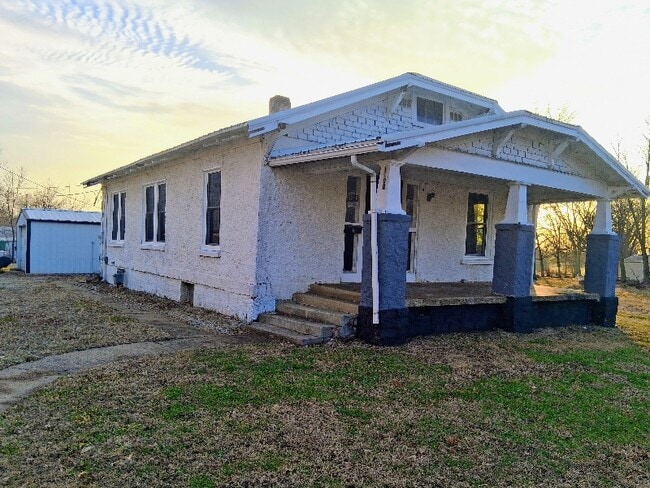 Building Photo - 1100 1st St