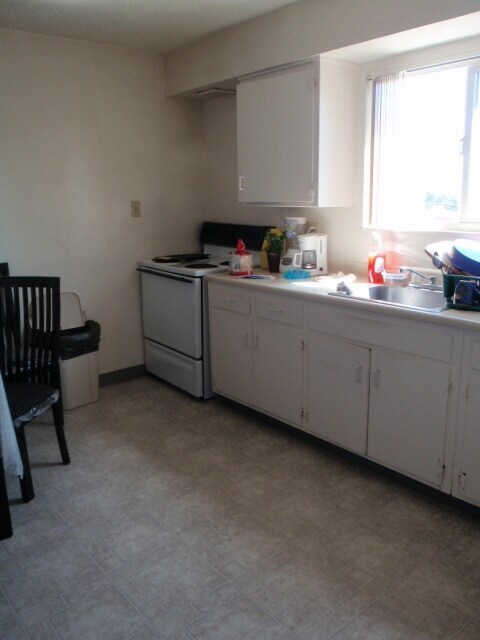 Kitchen - 433 San Marco St