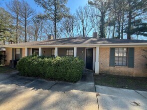 Building Photo - 2071 Cooperwell Dr