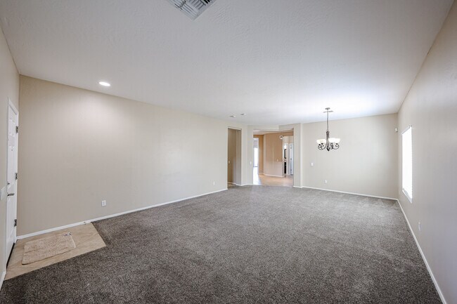 Building Photo - 14258 W Lisbon Ln