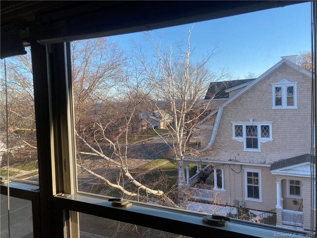 Foto del edificio - 883 Montauk Ave
