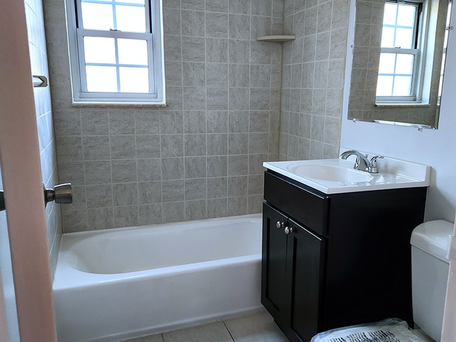 Building Photo - Briarwood Commons