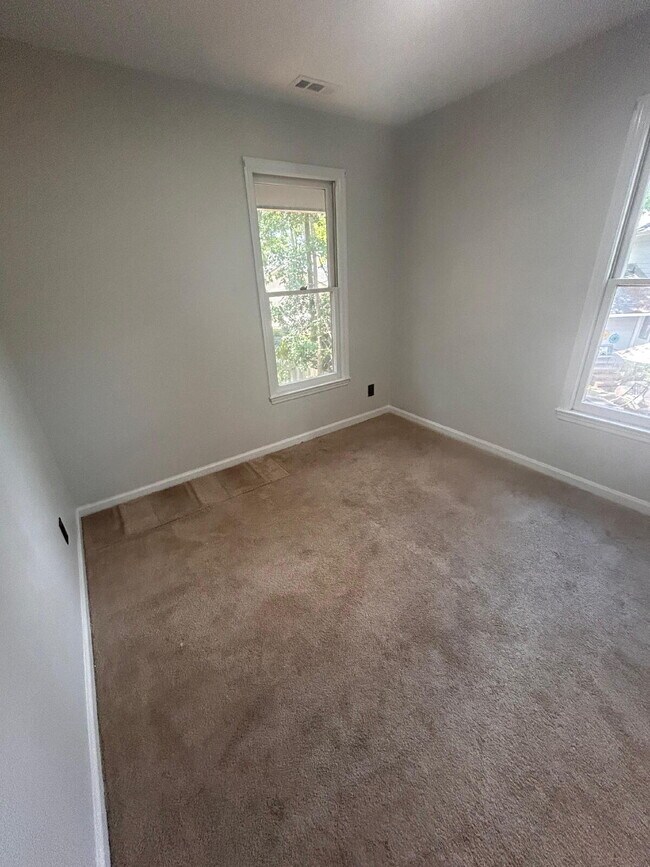 Building Photo - Private Room for Rent in a Shared Home!