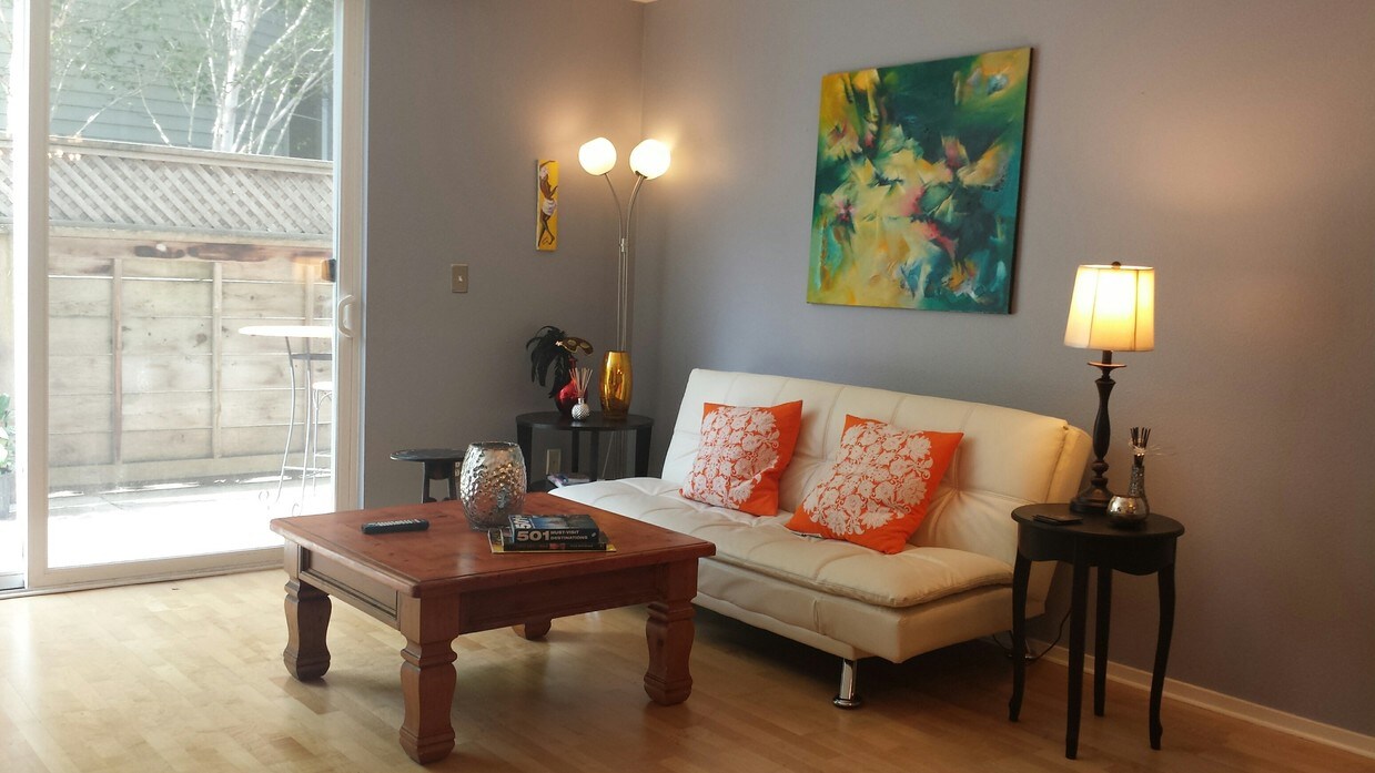 Living room - 8400 Oceanview Terrace