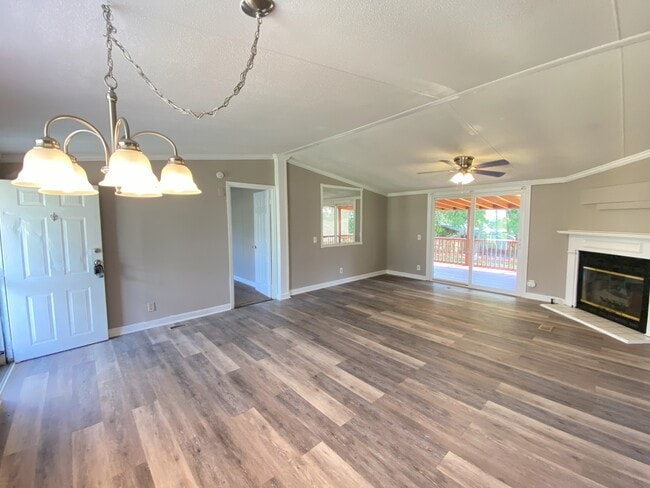 Building Photo - 43 Englewood Cir