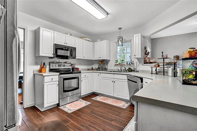 Foto del edificio - 4 Bedroom 2.5 Bathrooms