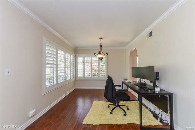 Building Photo - 4 br, 3 bath House - 5261 Bordeaux Ave