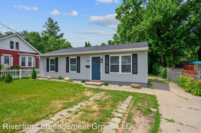 Building Photo - 3 br, 1 bath House - 808 Garvey Ave