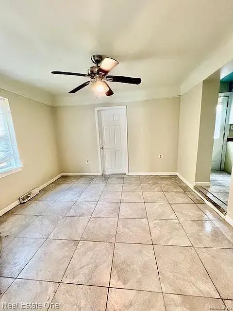 Building Photo - 25323 Orchard Lake Rd