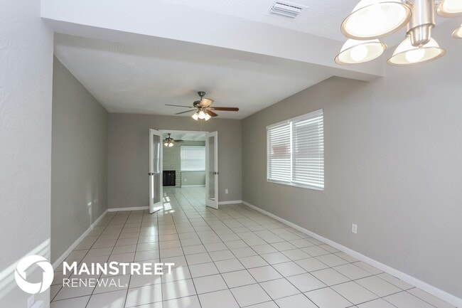 Building Photo - 1301 Farragut Dr N