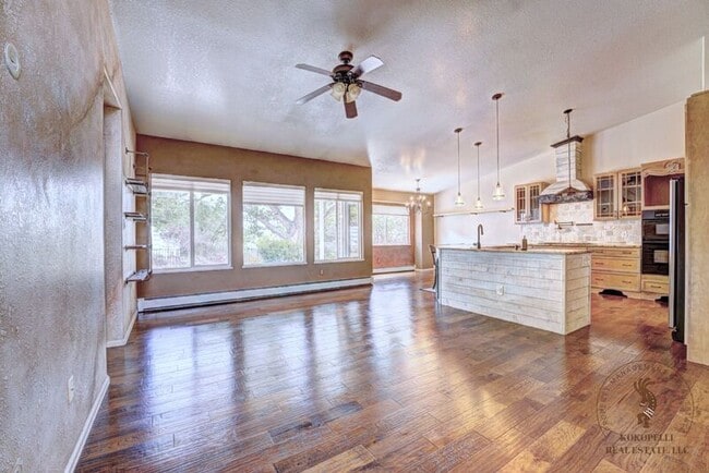 Building Photo - 536 Park Ridge Ct