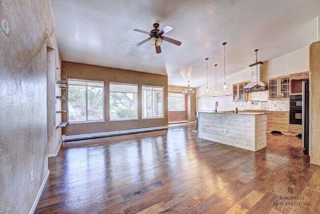 Foto del edificio - 536 Park Ridge Ct