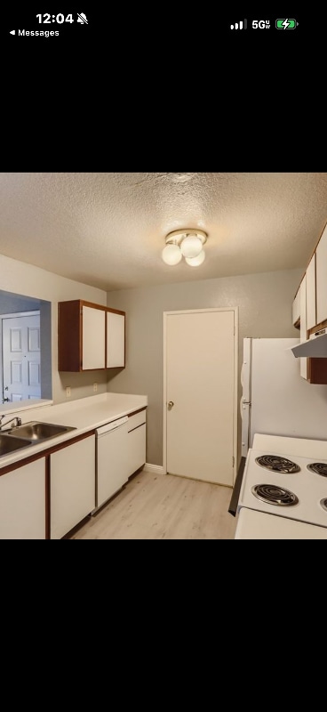 Foto del edificio - 220 Mission Newport Ln