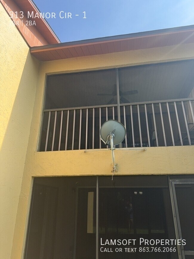 Foto del edificio - 513 Manor Cir