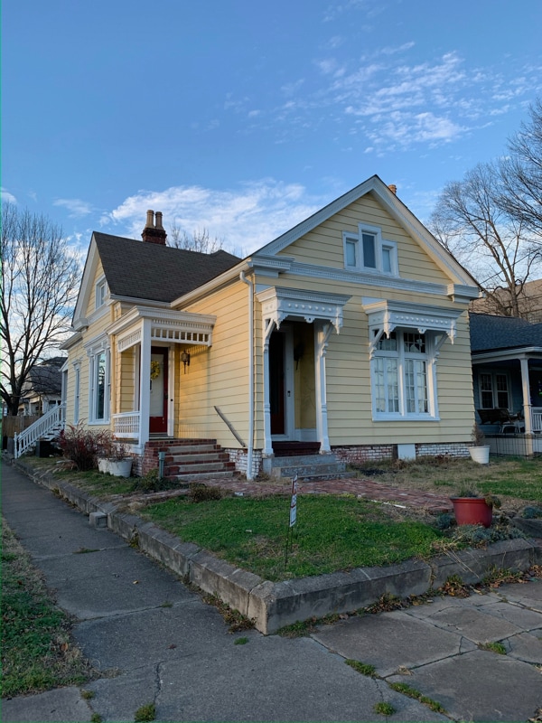 Primary Photo - 401 E Chestnut St