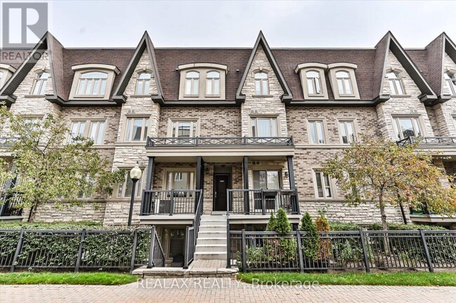 Building Photo - 320 John St.