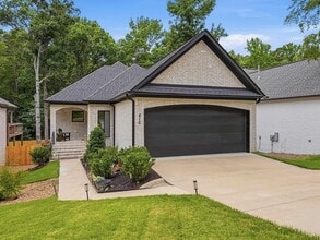Building Photo - 810 Atkins Rd