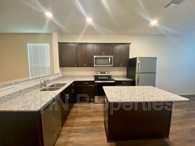 Building Photo - 4105 Paddock Trl