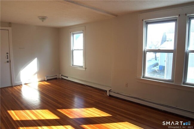 Building Photo - 81 Longfellow Ave