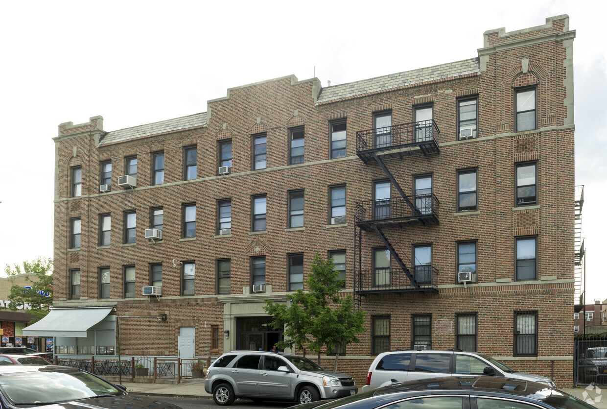 The Berkshire Apartments in Long Island City, NY