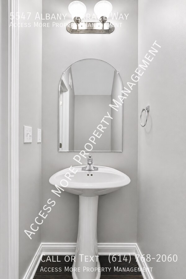Foto del edificio - 5547 Albany Terrace Way