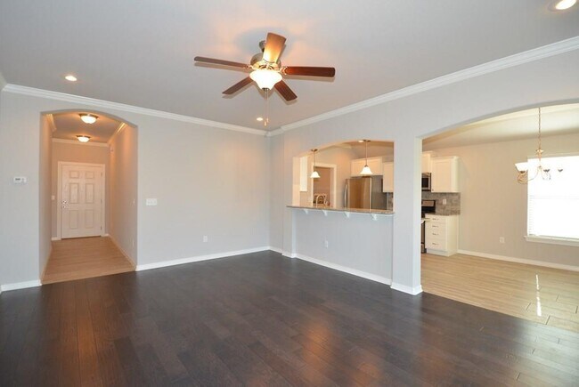 Building Photo - 301 Sullivans Way