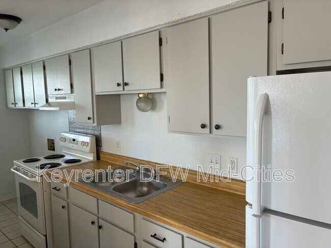 Foto del edificio - 13320 White Settlement Rd