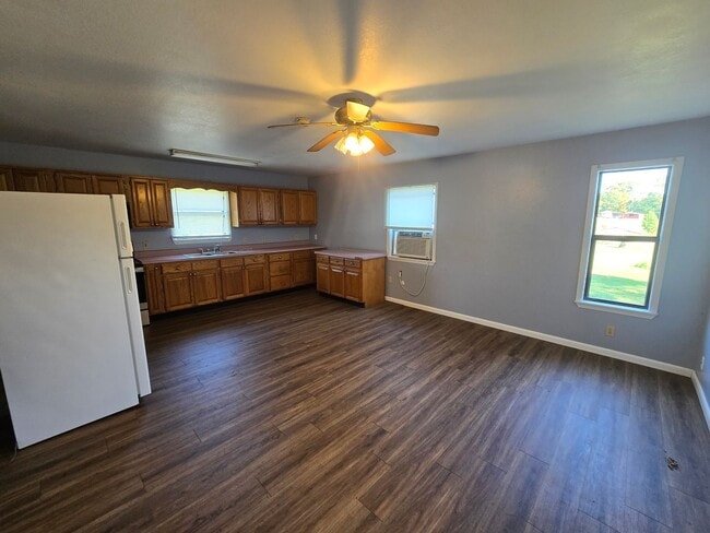 Foto del edificio - 1 Bed/ 1 Bath Duplex in Desha