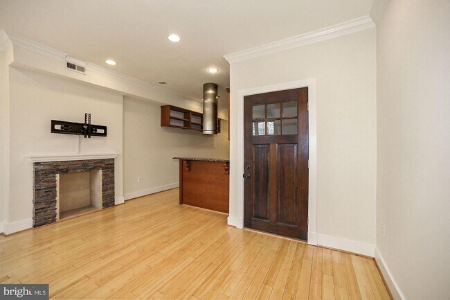 Foto del edificio - 1126 Columbia Rd NW