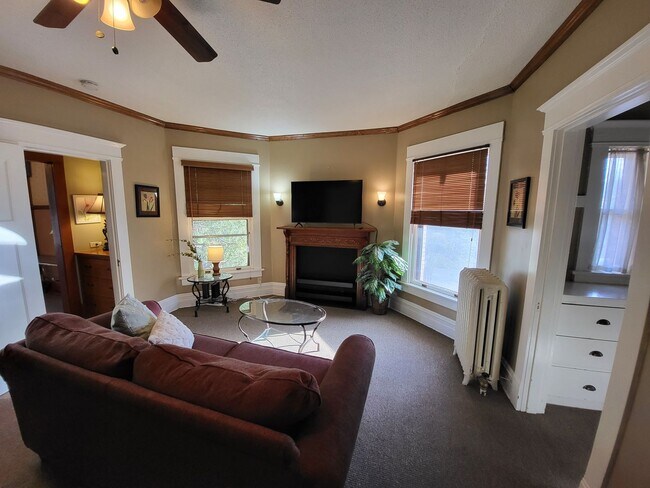 Foto del edificio - AVAILABLE June - Beautiful 1 Bed 1 Bath - ELECTRIC INCLUDED!