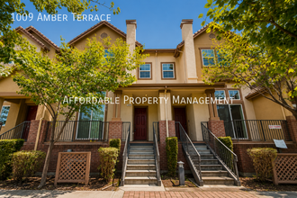 Building Photo - 1009 Amber Terrace