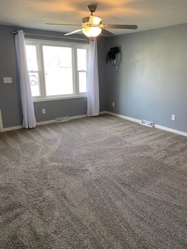 Foto del edificio - 3 Bedrooms, 1 Bathroom Single Family Home in Brainerd, MN w/garage