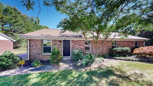 Foto del edificio - 8614 Burleson Ln