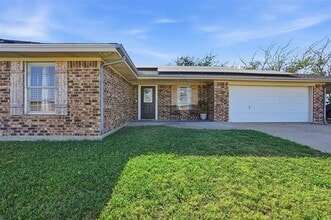 Building Photo - 3048 State Hwy 171