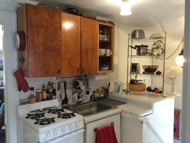 Building Photo - 1304 Marcy St