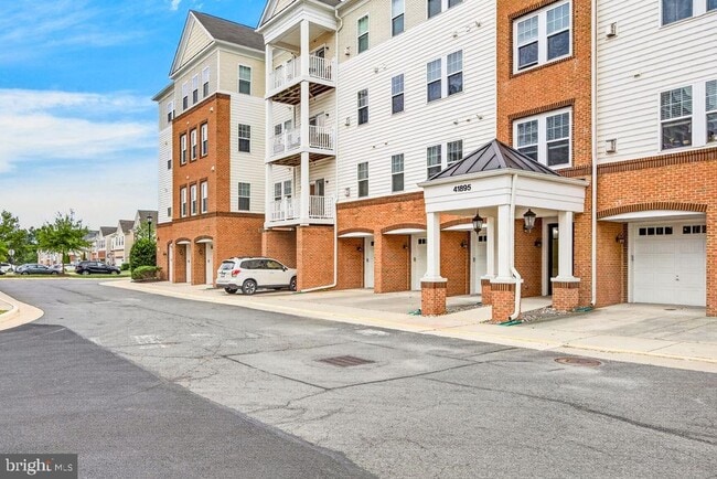 Building Photo - 41895 Cathedral Valley Square