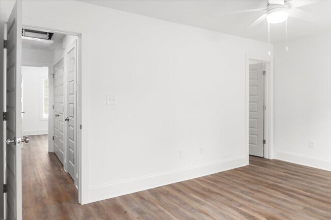 Building Photo - 354 Arch St