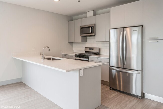 Foto del edificio - 6355 N Glenwood Ave
